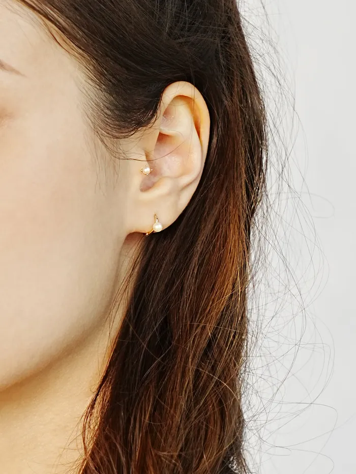 MinimalBijoux Earrings 14K 18K Gold Tiny Pearl Cartilage Hoop Earring