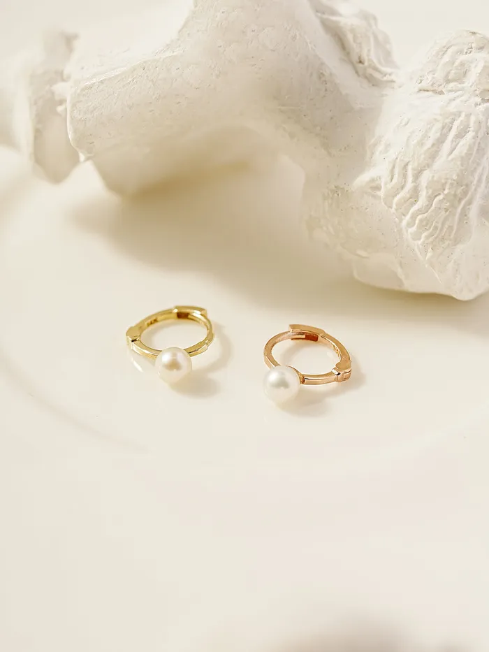MinimalBijoux Earrings 14K 18K Gold Tiny Pearl Cartilage Hoop Earring