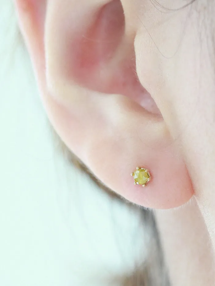 MinimalBijoux Earrings 14K Gold Rough Diamond Cartilage earring 3mm 18g16g