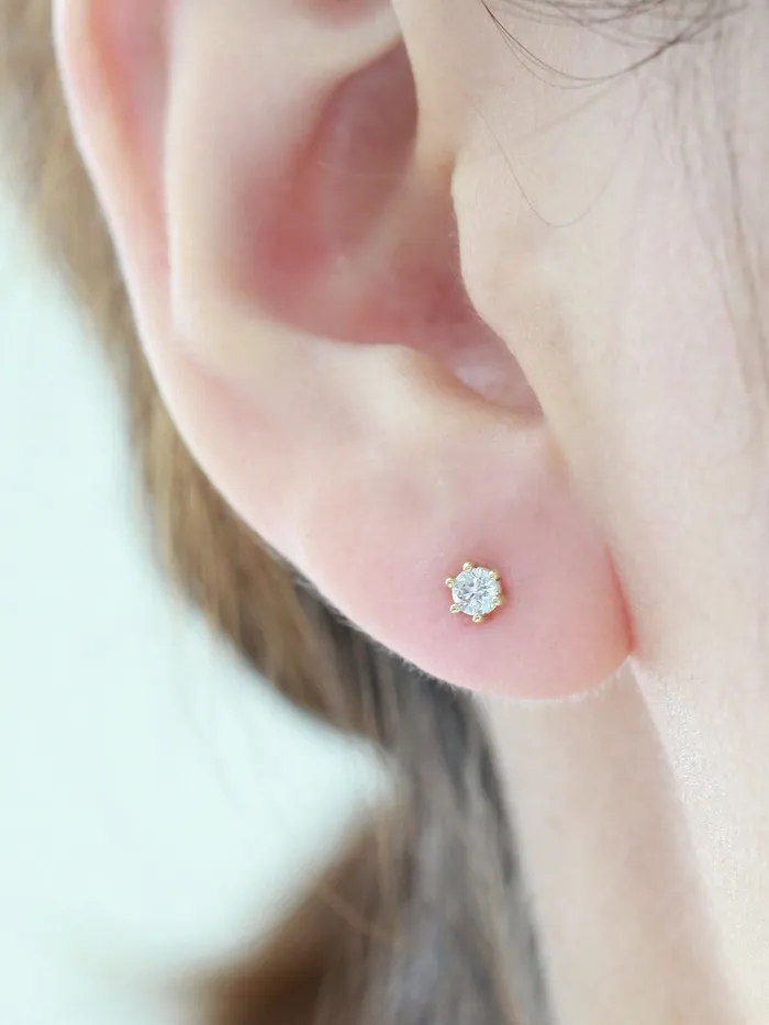 MinimalBijoux Earrings 14K Gold Rough Diamond Cartilage earring 3mm 18g16g