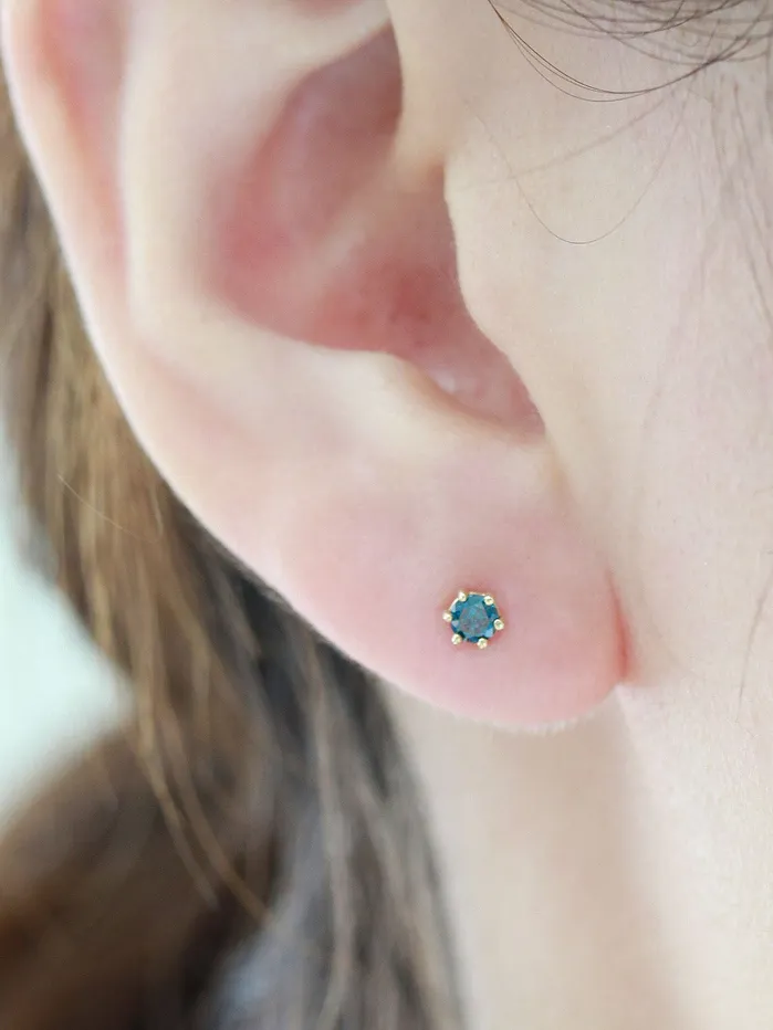 MinimalBijoux Earrings 14K Gold Rough Diamond Cartilage earring 3mm 18g16g