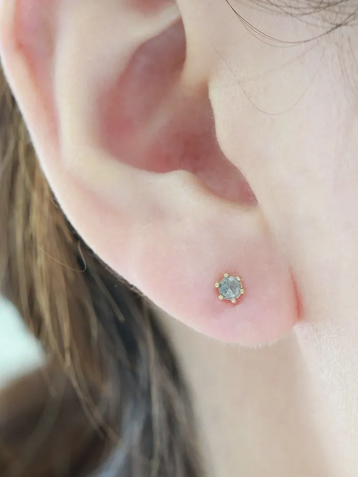 MinimalBijoux Earrings 14K Gold Rough Diamond Cartilage earring 3mm 18g16g