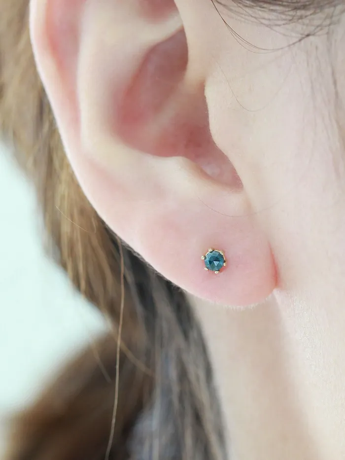 MinimalBijoux Earrings 14K Gold Rough Diamond Cartilage earring 3mm 18g16g